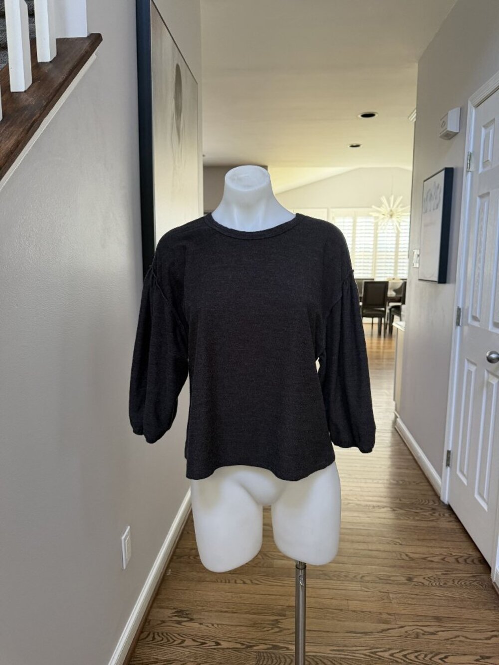 SOCIALITE quarter sleeve sweater excellent condition size medium
